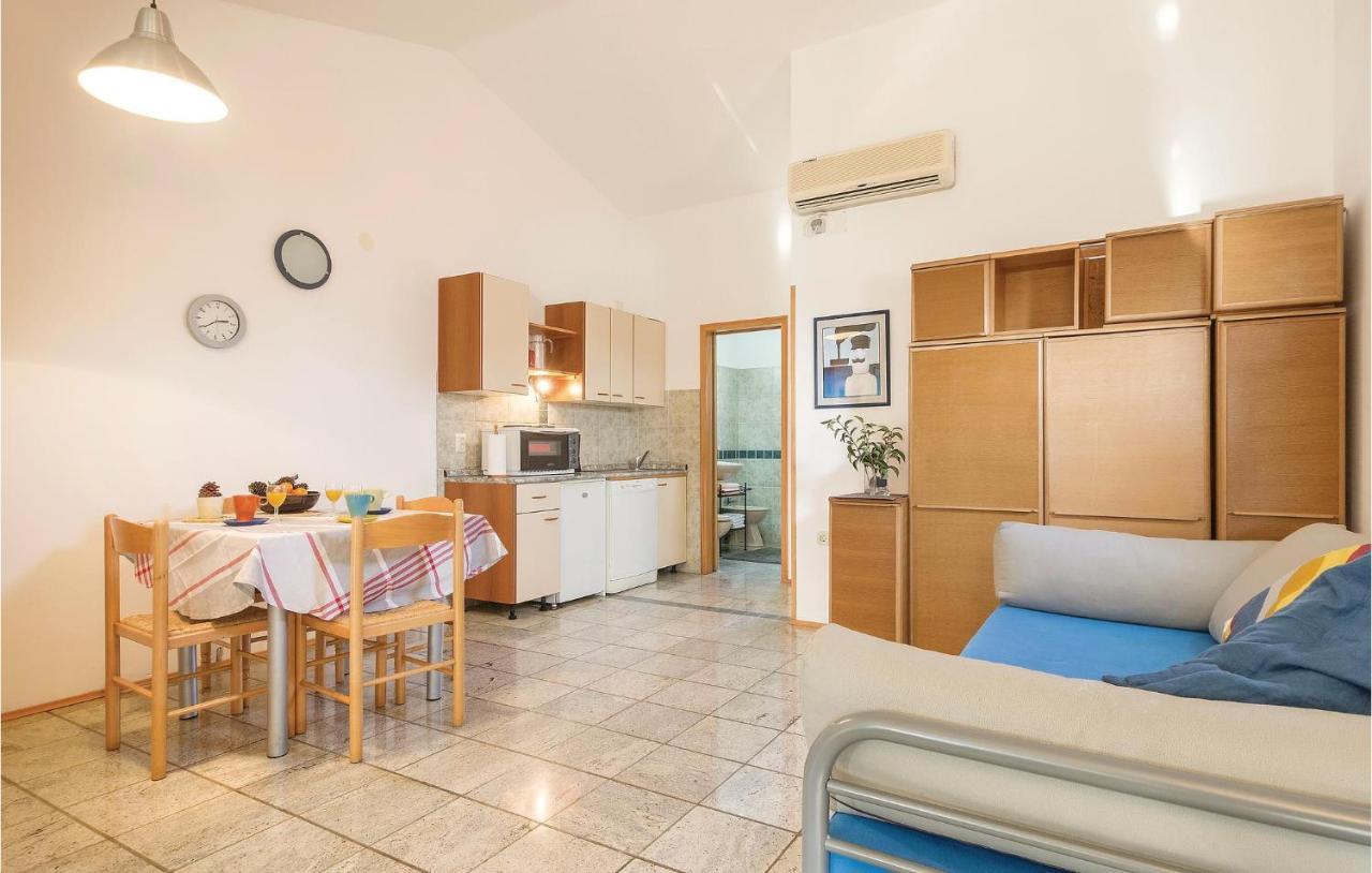 Lovely Apartment In Fazana With House Sea View Екстериор снимка